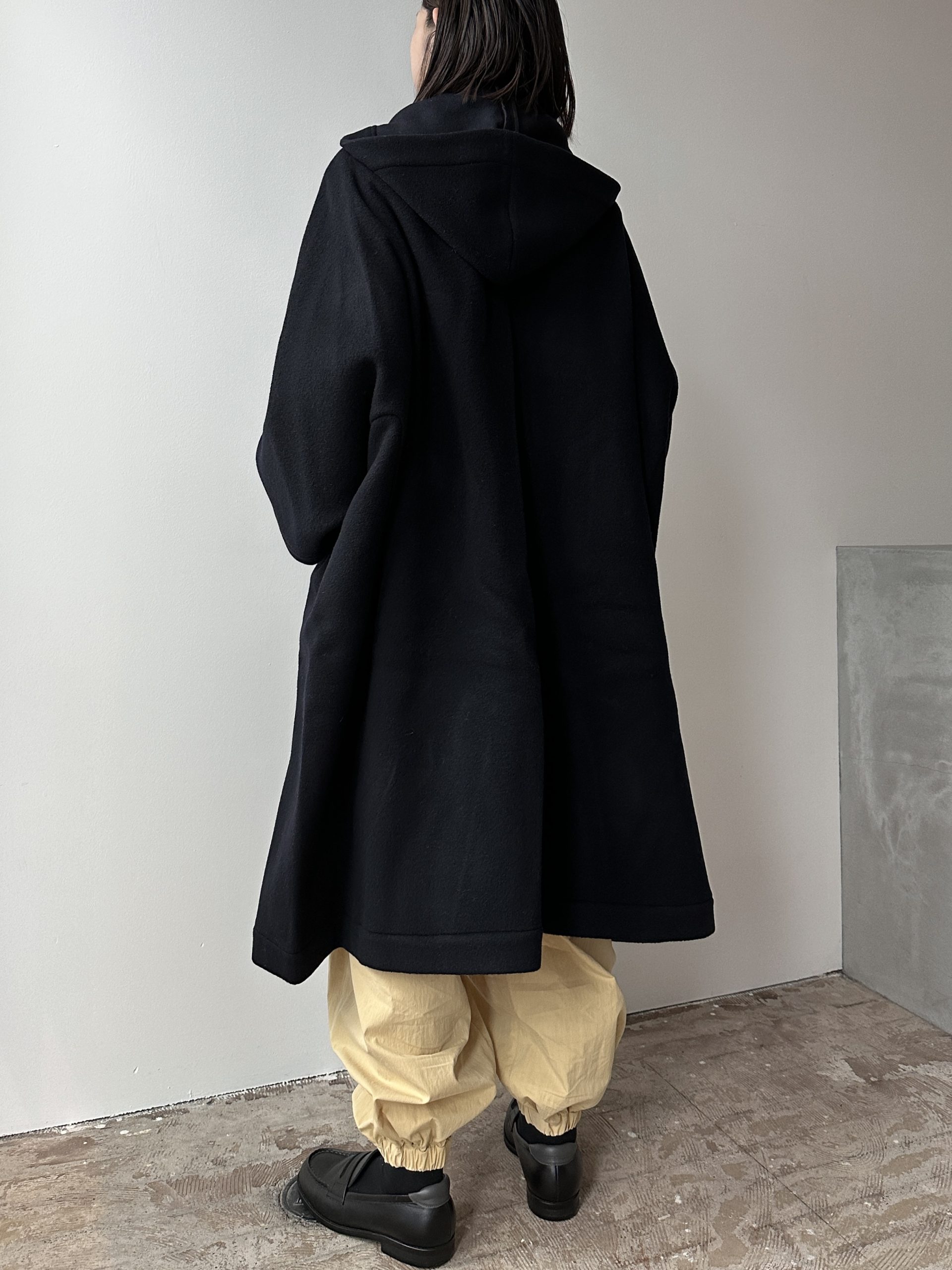 カラーcoTENNE HANDCRAFTED MODERN  cape with hood